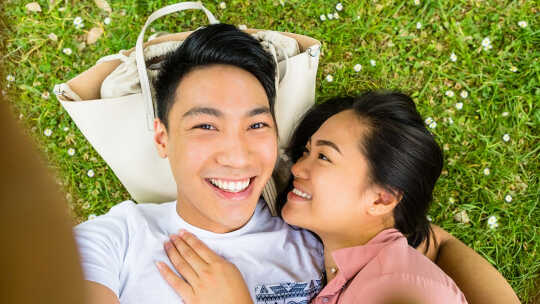 39% Of Straight Couples Now Meet Online