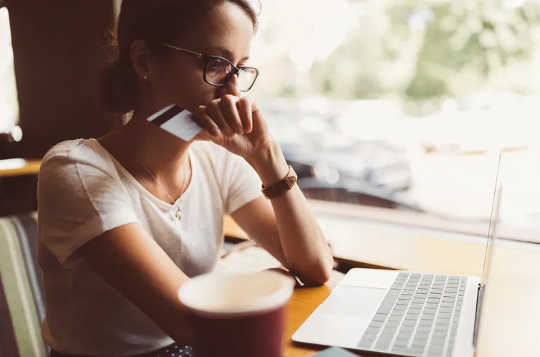 10 Tips For Avoiding Scams When Shopping Online 10 Tips For Avoiding Scams When Shopping Online