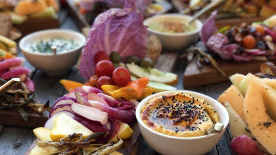 Food as Friend or Foe? An Ayurvedic Perspective Food as Friend or Foe? An Ayurvedic Perspective